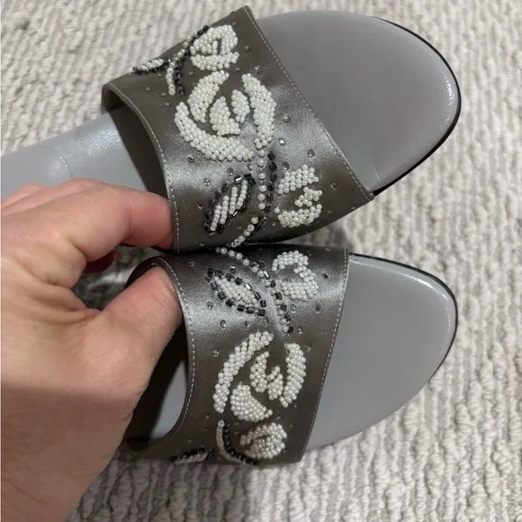 Sergio Rossi Grey Silver Satin Beaded Kitten Heels - Picture 6 of 6